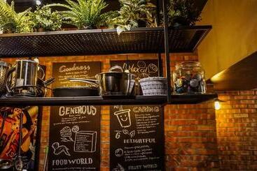 تختخواب و صبحانه Pinhouse
