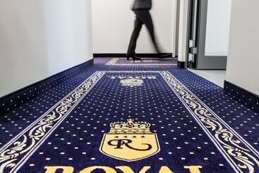 هتل Best Western Plus Royal Suites