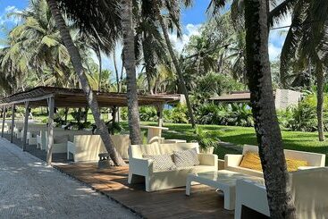 هتل Coucoue Lodge