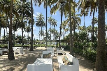 هتل Coucoue Lodge