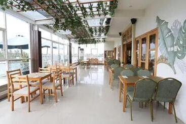 Luminor Hotel Banyuwangi By Wh