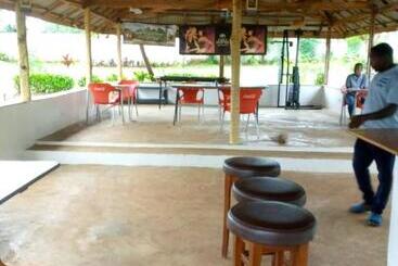 پانسیون Airport Lodge Lungi