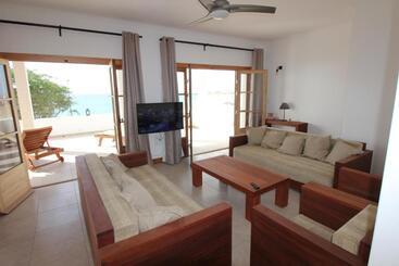 Casa Evora   Luxury And Beach Front - Vila do Maio