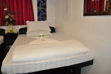 پانسیون Swiss Hostel