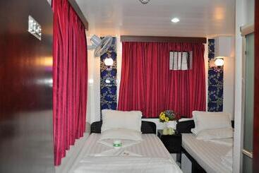 پانسیون Swiss Hostel