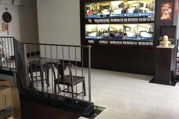 هاستل Gin Lon Lake Motel