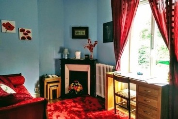تختخواب و صبحانه Maison Du Moulinassou