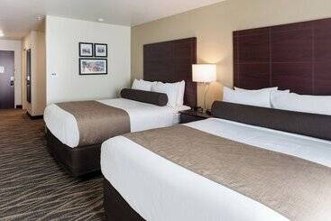Cobblestone Hotel & Suites Appleton International Airport
