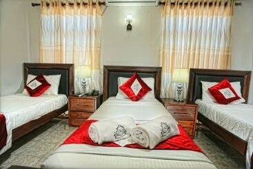 هتل Asian Grand