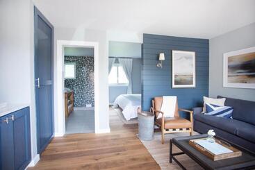 هتل Journey East Hampton