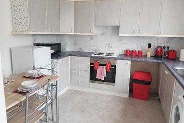 Vetrelax Ipswich Newly Refurbished House