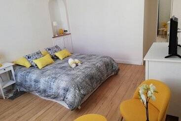 تختخواب و صبحانه L Angély   Chambres D Hôtes