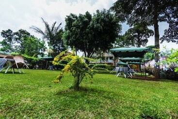 تختخواب و صبحانه Royal Lake View Gardens