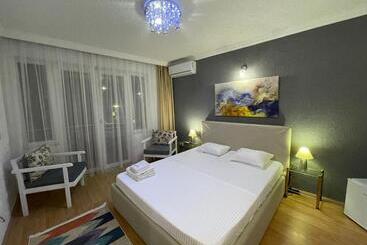 Deni House