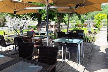 هتل Le Jardin Du Thé Bord De La Meuse