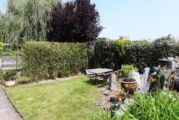 هتل Le Jardin Du Thé Bord De La Meuse