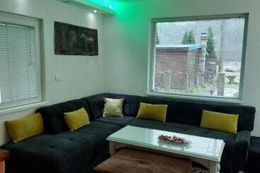 پانسیون Lakeview Rest Home