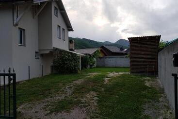 پانسیون Lakeview Rest Home