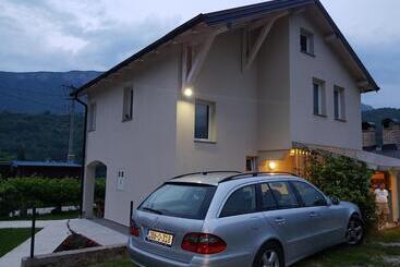 پانسیون Lakeview Rest Home