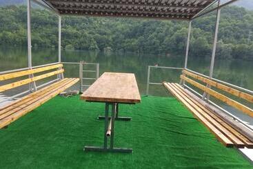 پانسیون Lakeview Rest Home