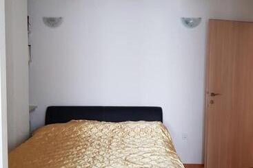 پانسیون Lakeview Rest Home