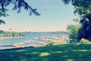 Bed and Breakfast Waterside Inn