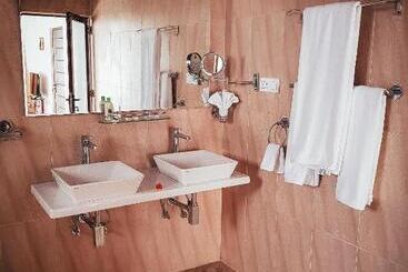 هتل Amber House Lanka