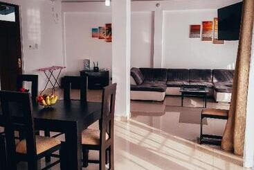 هتل Amber House Lanka