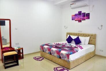 هتل Amber House Lanka