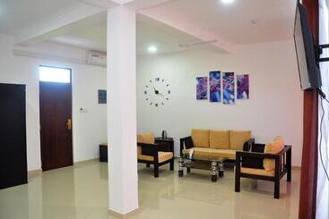 هتل Amber House Lanka