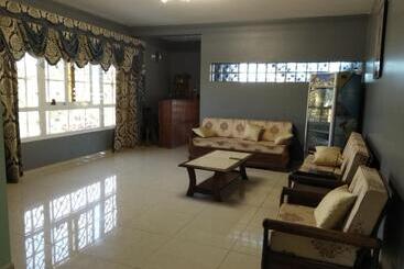 هتل Golden House