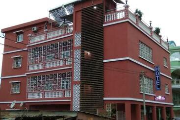 هتل Golden House