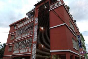 هتل Golden House