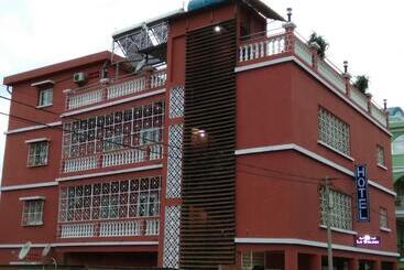 هتل Golden House