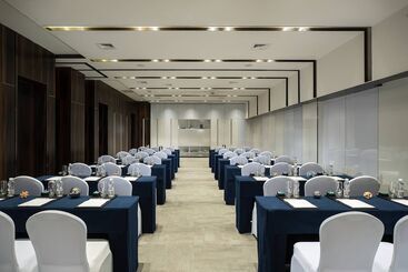 هتل Renaissance Shenyang West