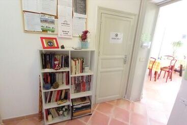 تختخواب و صبحانه Bed&book Palazzo Cutelli