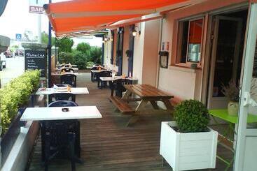 هتل Chez Benat