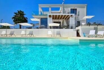 هتل Villa Landolina