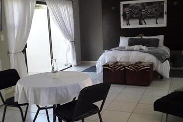 پانسیون Die Windpomp Guesthouse