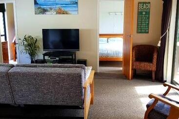 پانسیون Estuary Retreat Whangamata