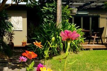 پانسیون Estuary Retreat Whangamata