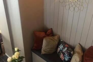 펜션 Stryn Kaffebar & Vertshus
