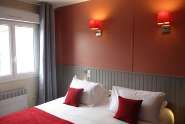 هتل Hôtel Restaurant Le Clos Charmant