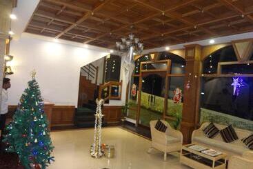 هتل Seasons Thekkady