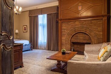 هتل The Detroit Club