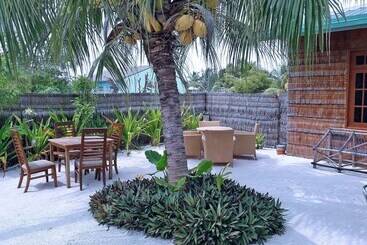 پانسیون Fanhaa Maldives