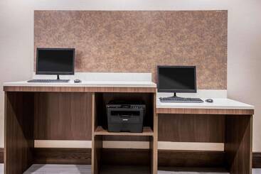 هتل La Quinta By Wyndham Buffalo Amherst