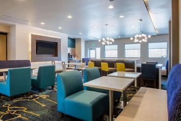 هتل La Quinta By Wyndham Buffalo Amherst