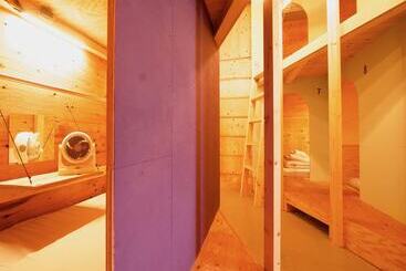 پانسیون Ishigaki Guesthouse Hive