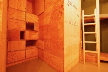پانسیون Ishigaki Guesthouse Hive